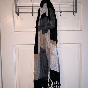 Kohl’s scarf